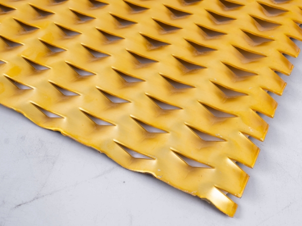 黄色三角孔的装饰钢板网30600的细节图